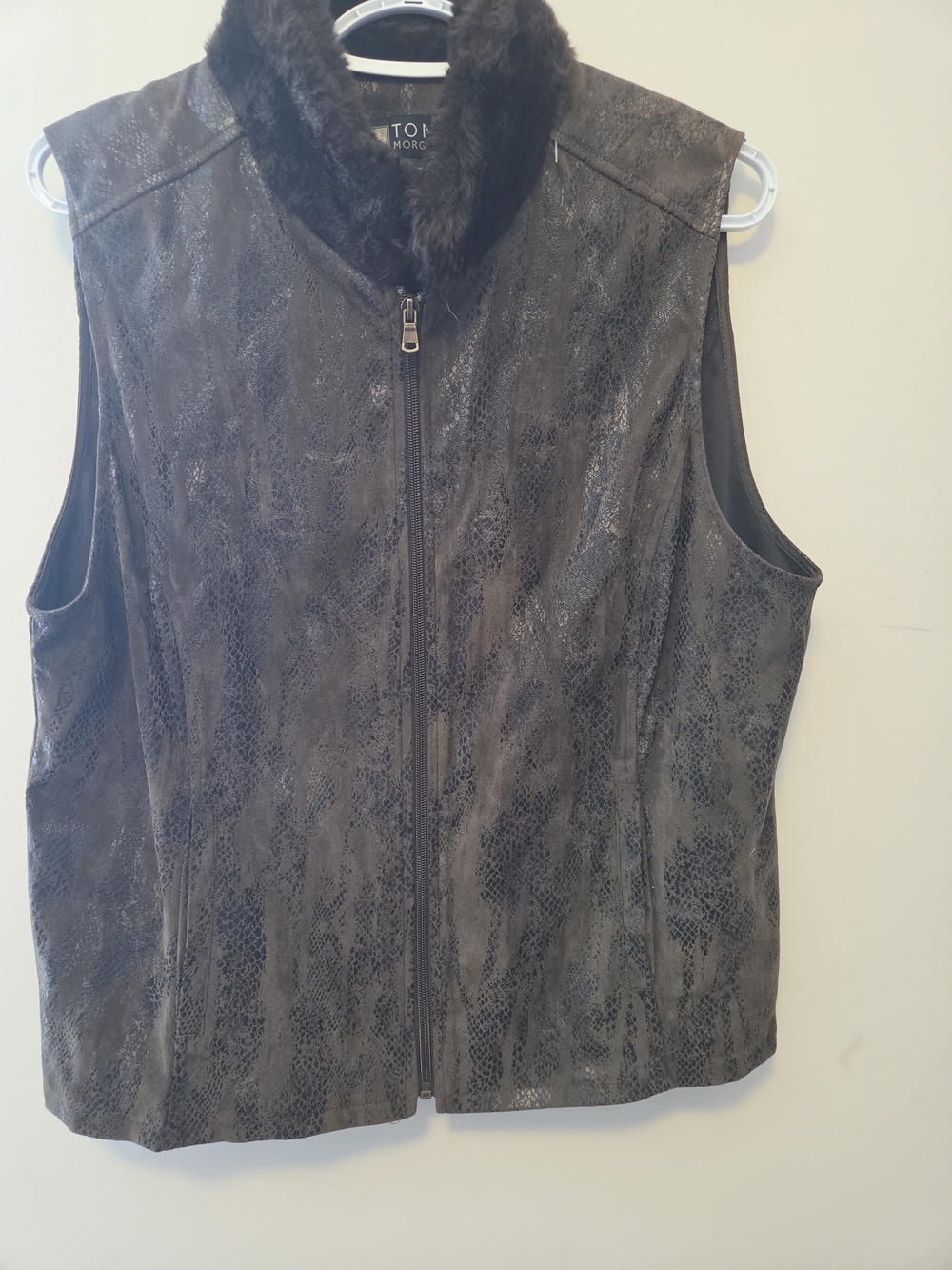 Boston Proper Black Faux-Fur Collar Zip Vest
